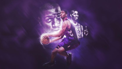 开云esports-_蓝色海域滑翔：在海浪中自由飞翔_，蓝色的海域